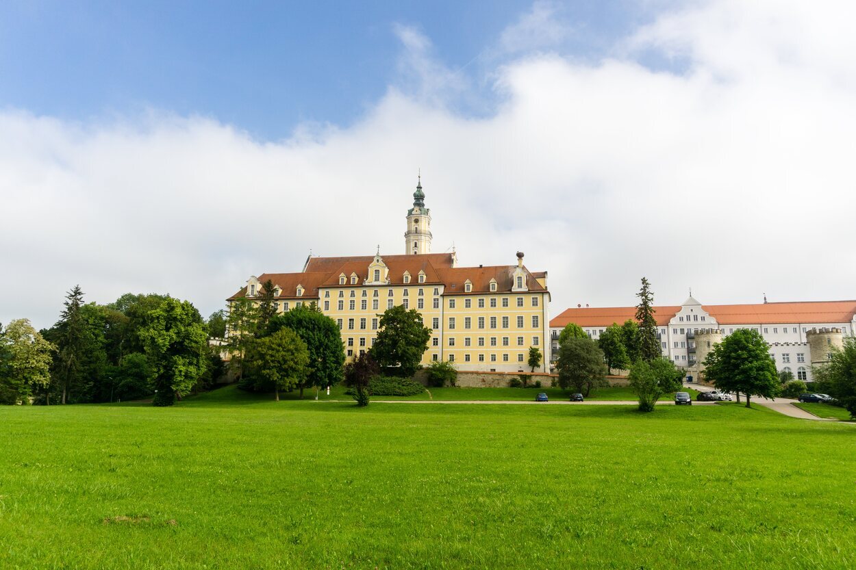 Monasterio de la Santa Cruz situado en </p><p>Donauwörth