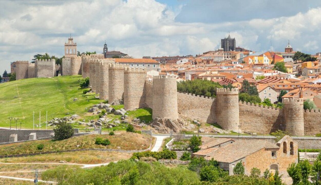 Santa Teresa de Jesús nació en Ávila y allí fundó su primer convento