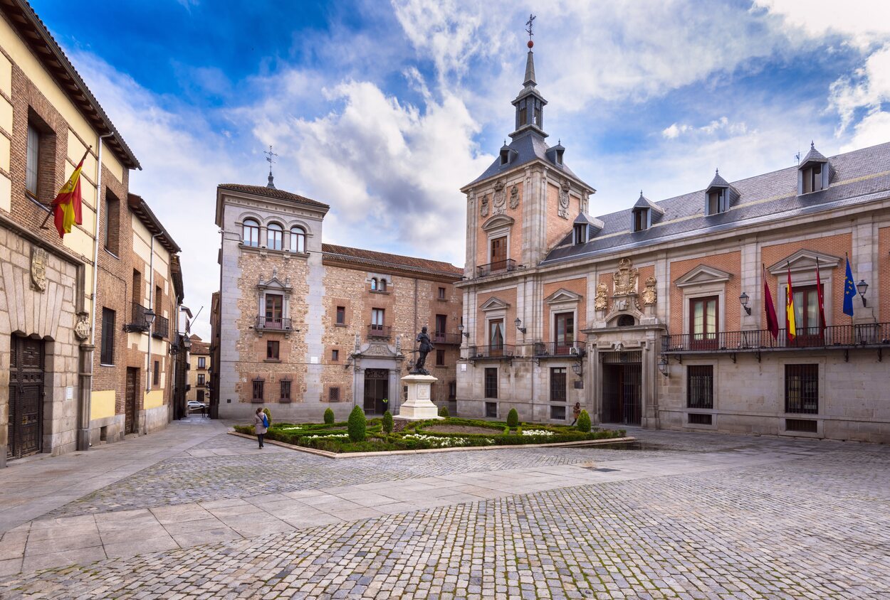 La Plaza de la Villa, el verdadero corazón del Madrid de los Austrias