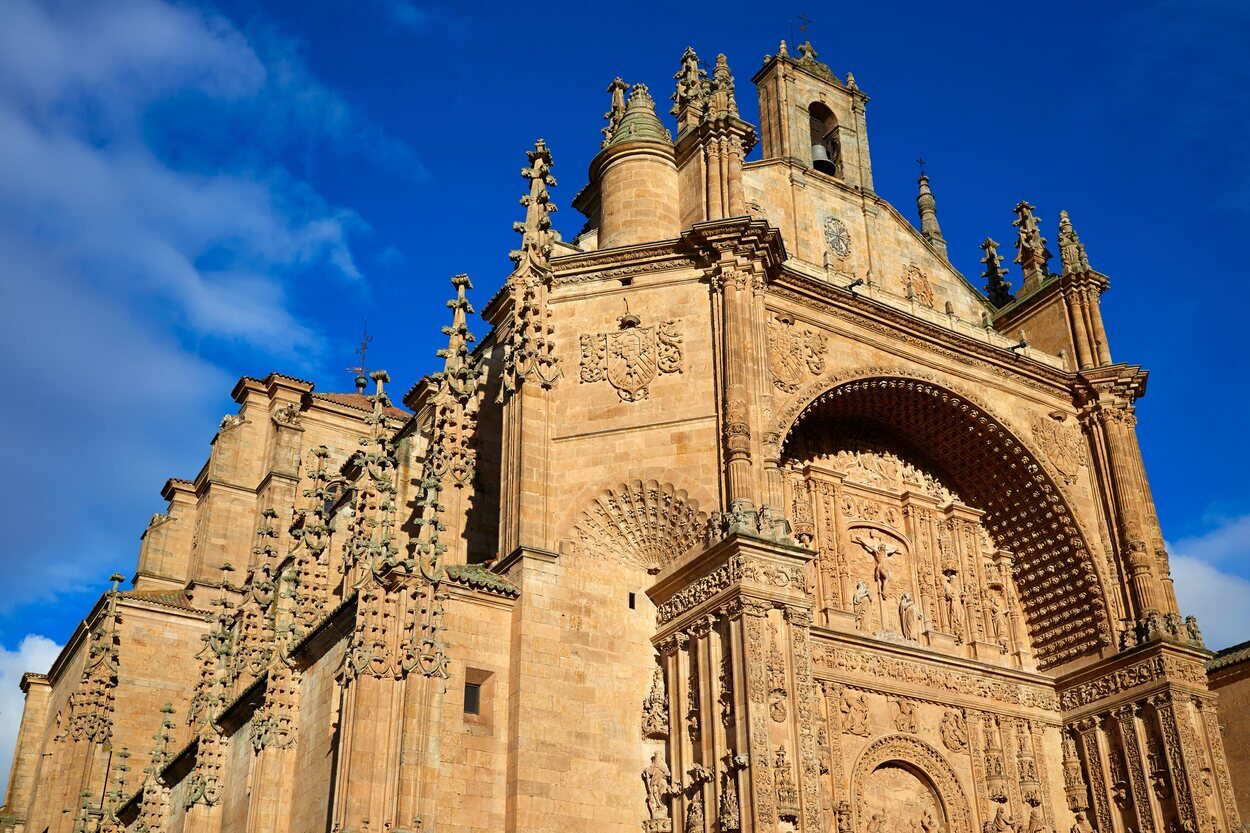 Fachada principal del Convento de San Esteban