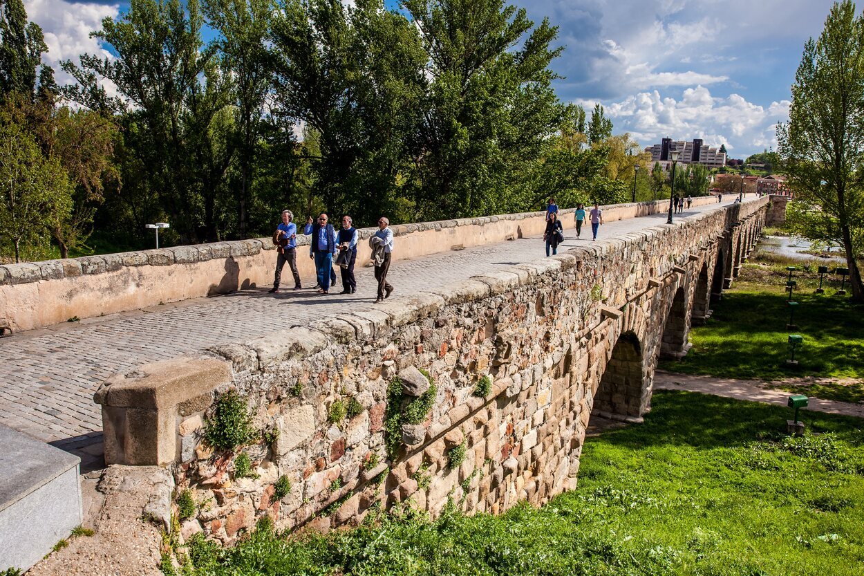 Imagen de los arcos del puente romano de Salamanca