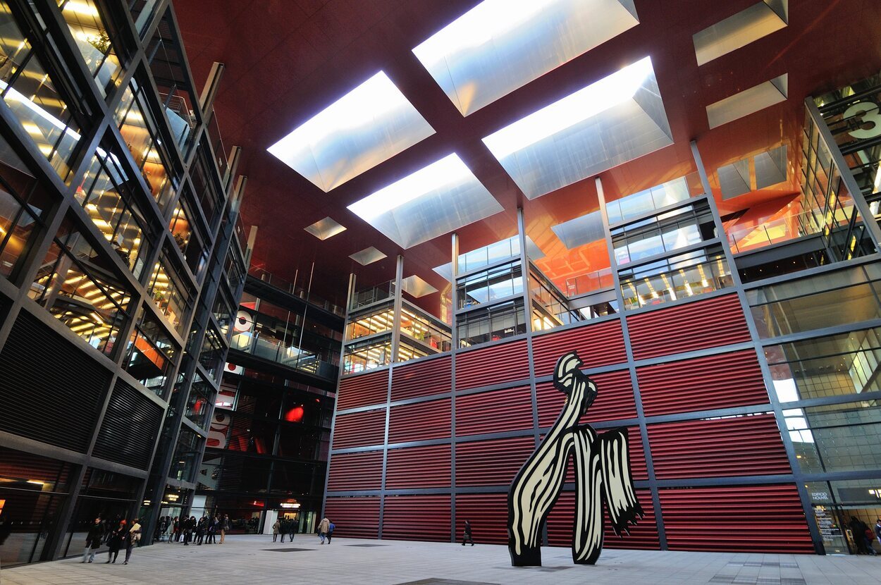 Interior de El Museo Nacional Centro de Arte Reina Sofía