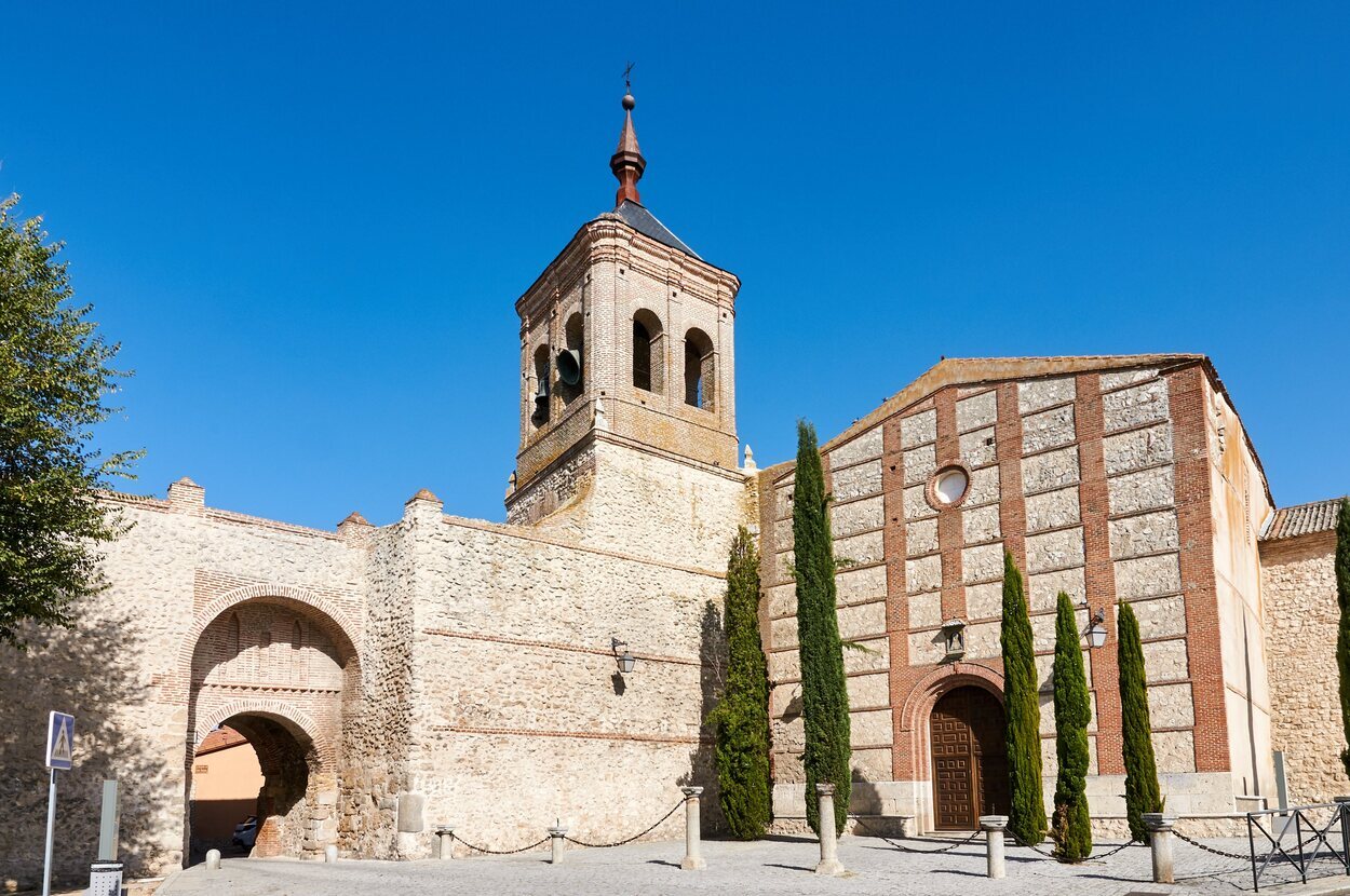 La antigua muralla de Olmedo y Puerta de San Miguel