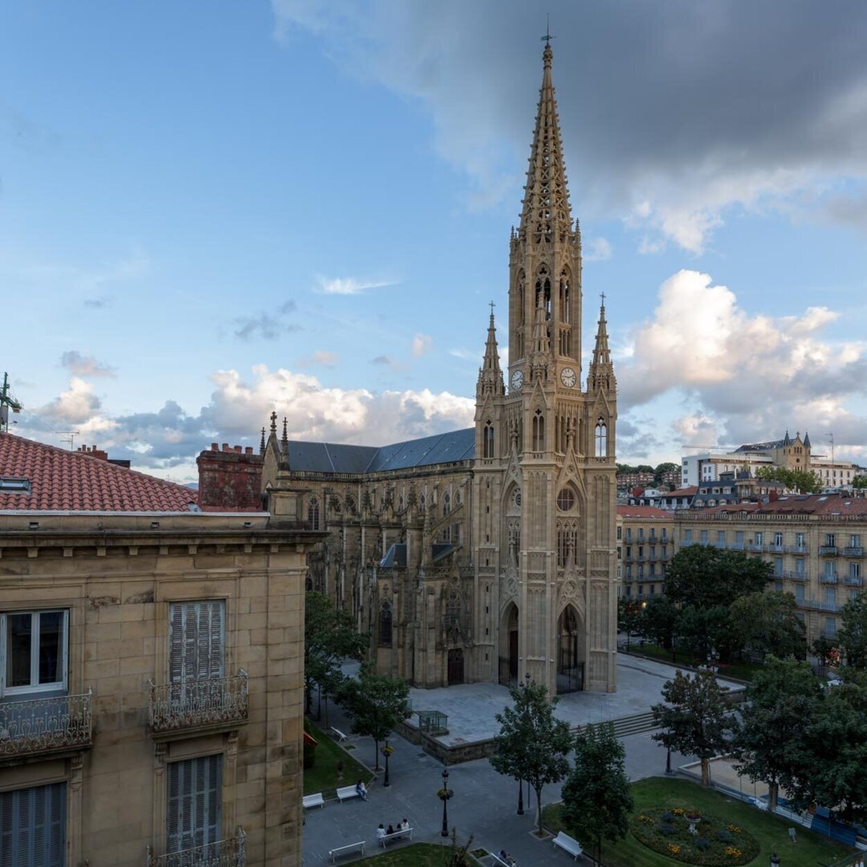 Vista de la Catedral del Buen Pastor desde el Hotel Arbaso