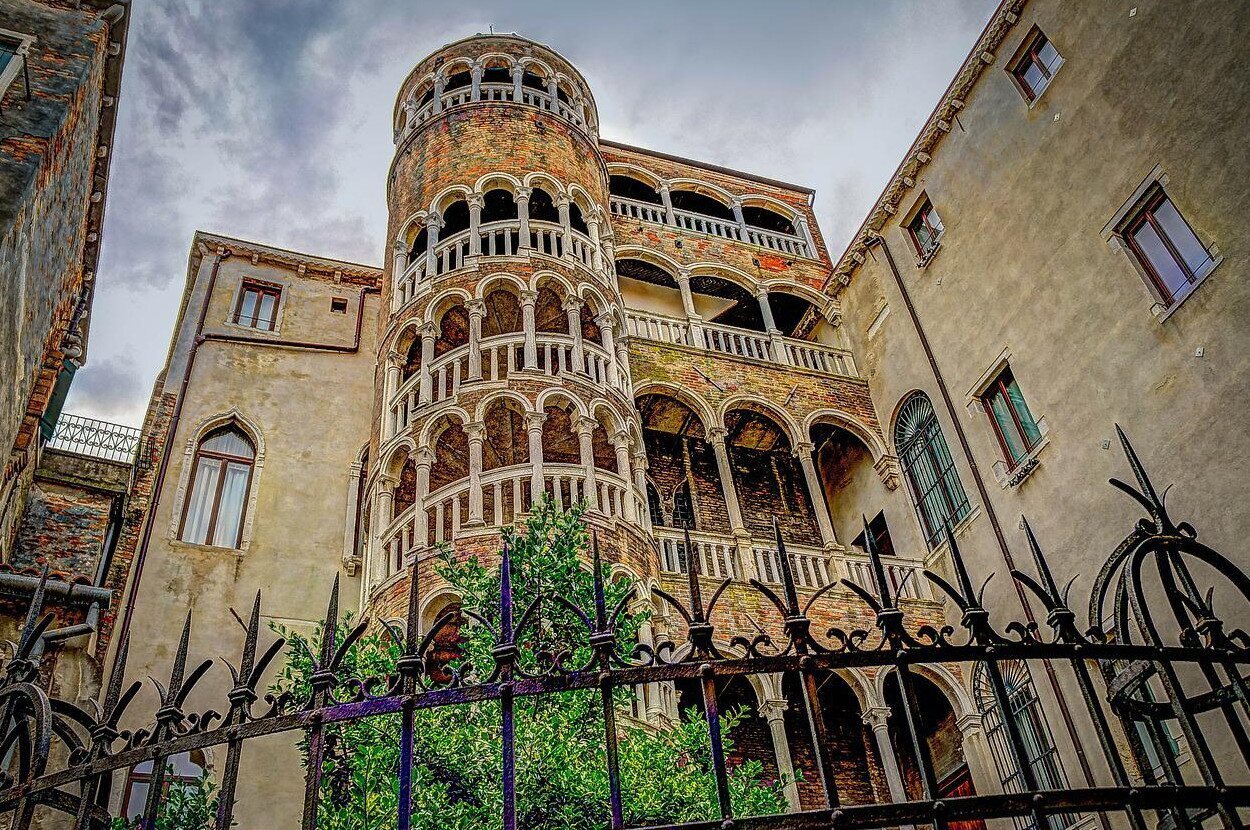 El Palacio Contarini del Bovolo se ha convertido en uno de los mejores miradores del centro de Venecia