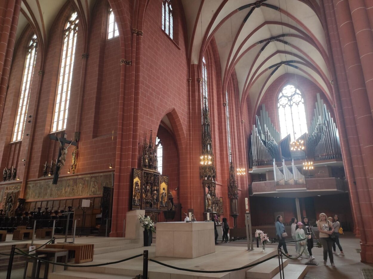 Interior de la Catedral de San Bartolomé | Foto: Raquel A. Sánchez