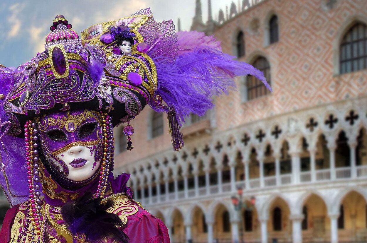 El carnaval de Venecia se celebra generalmente en febrero, antes del inicio de la Cuaresma cristiana