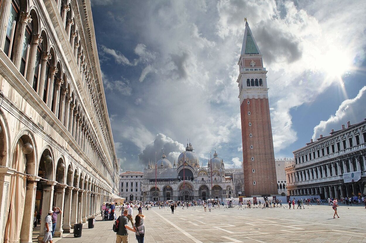 Plaza de San Marcos es una de las paradas de los tours turísticos de Venecia