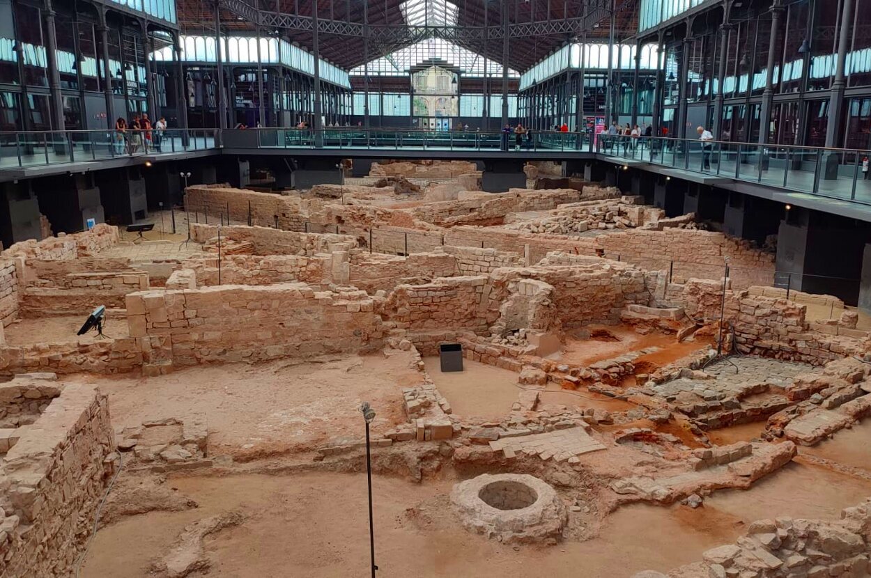 El Mercat del Born esconde un yacimiento arqueológico que muestra cómo era la Barcelona de principios del siglo XVIII