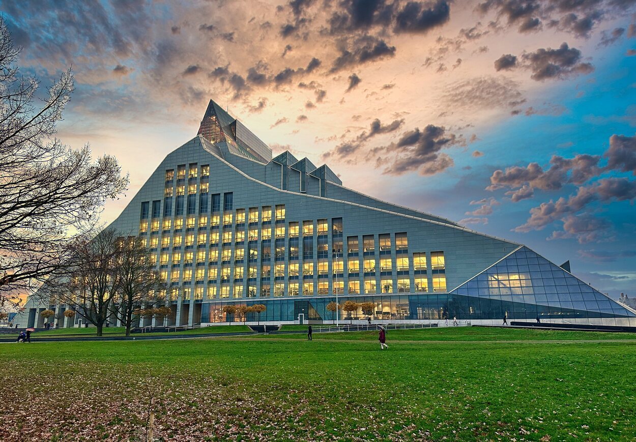 Edificio de la Biblioteca Nacional de Letonia
