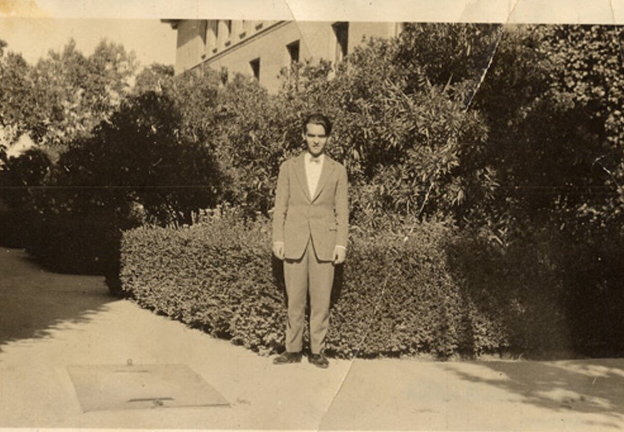 Lorca en 1919 en los jardines de la Residencia de Estudiantes | Fundación Federico García Lorca