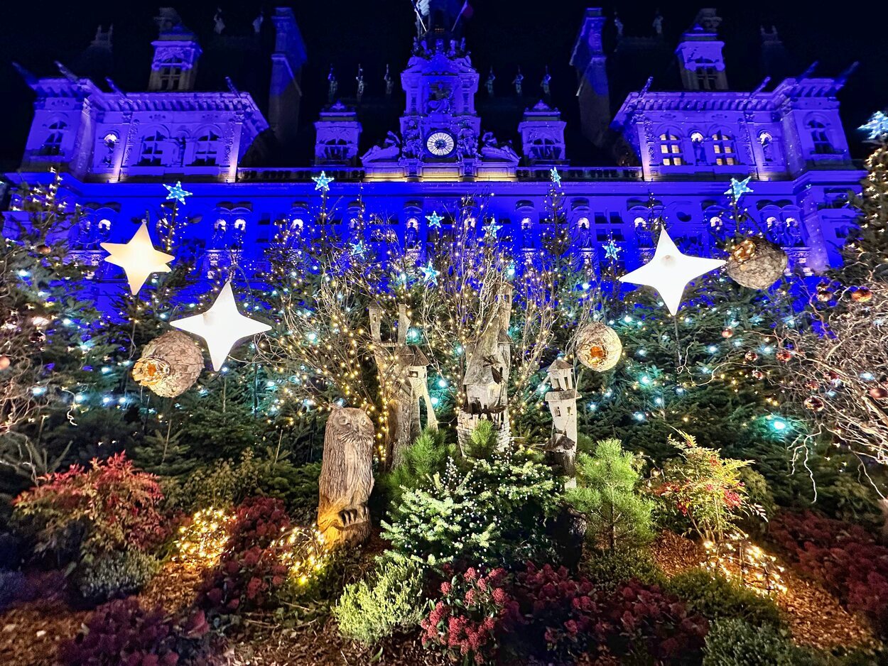 Luces de Navidad en el Ayuntamiento de París