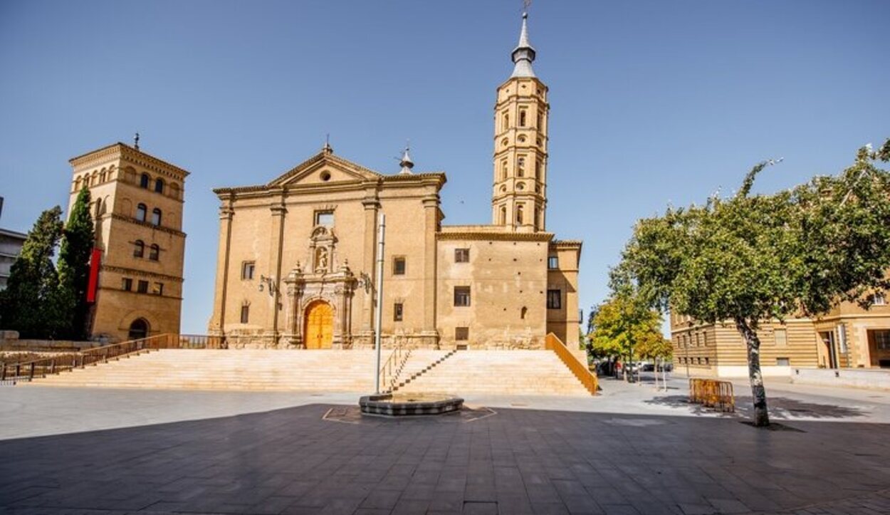 El Pasaje del comercio se puede encontrar en plena Plaza del Pilar