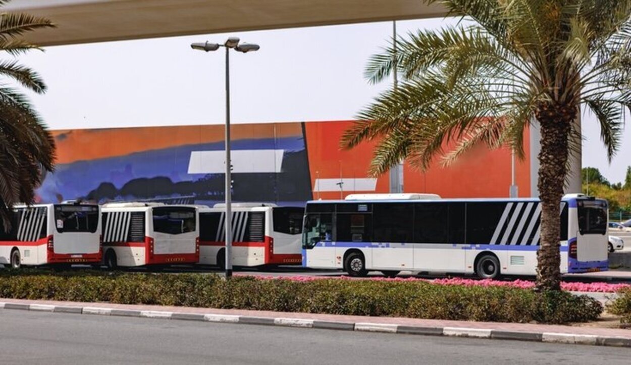 Parada de autobús en Dubai