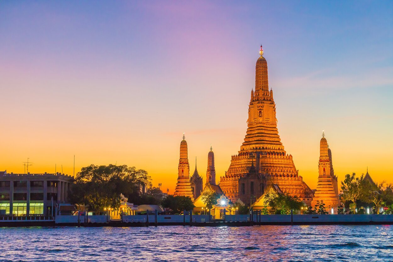 La visita al Wat Arun de Bangkok estará más deslucida en la estación lluviosa