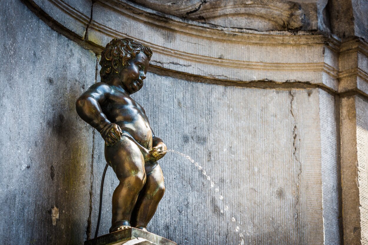 El Manneken Pis es uno de los puntos de interés en Bruselas