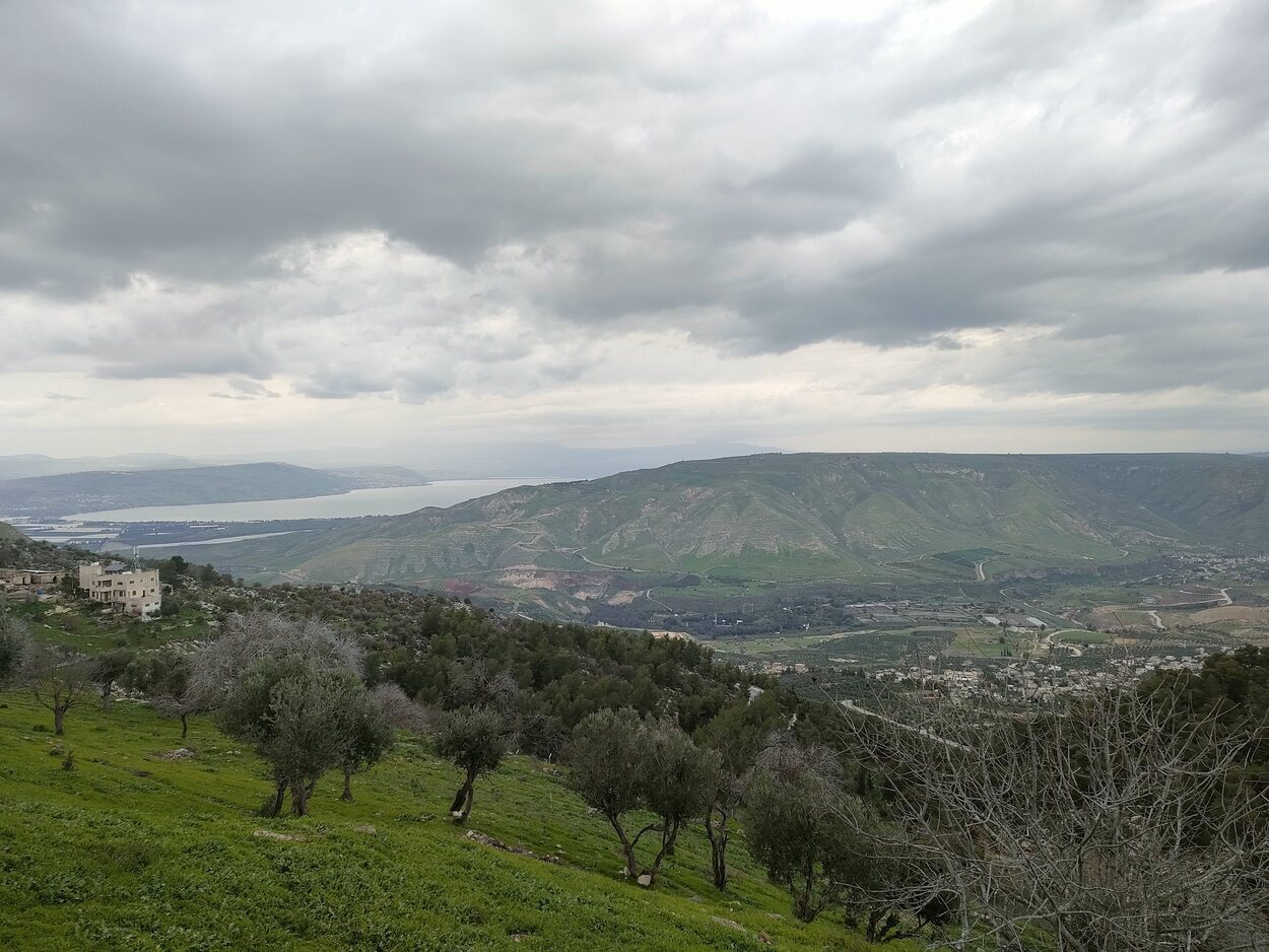 Vista del Mar de Galilea y los Altos del Golán desde Gadara