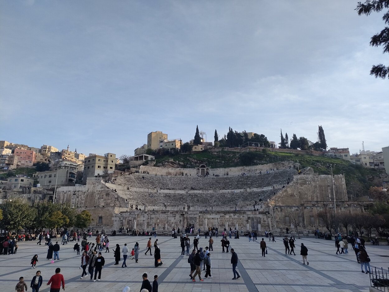 El Teatro Romano vista desde la Plaza Hachemita de Amman