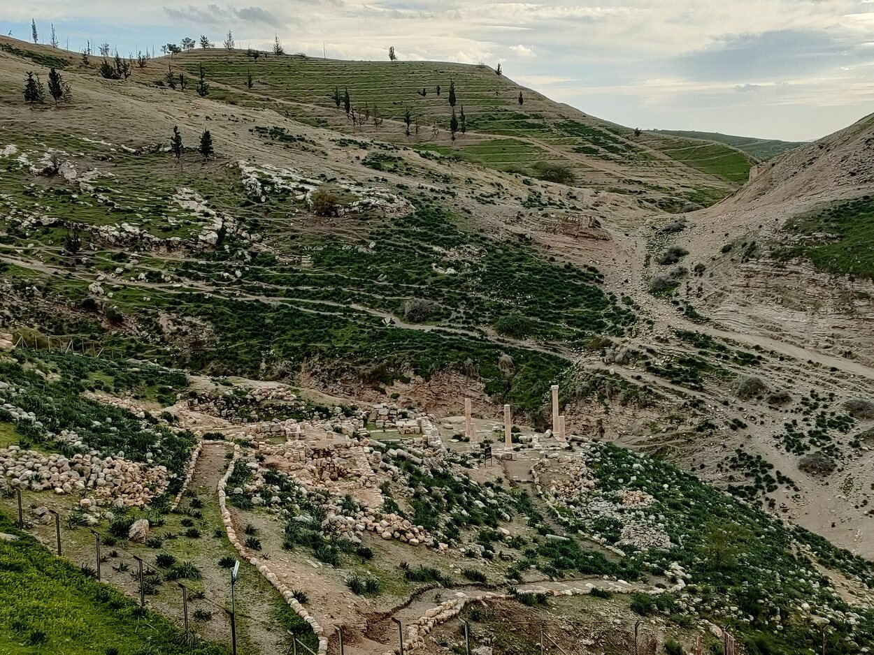 Colina arqueológica en Pella