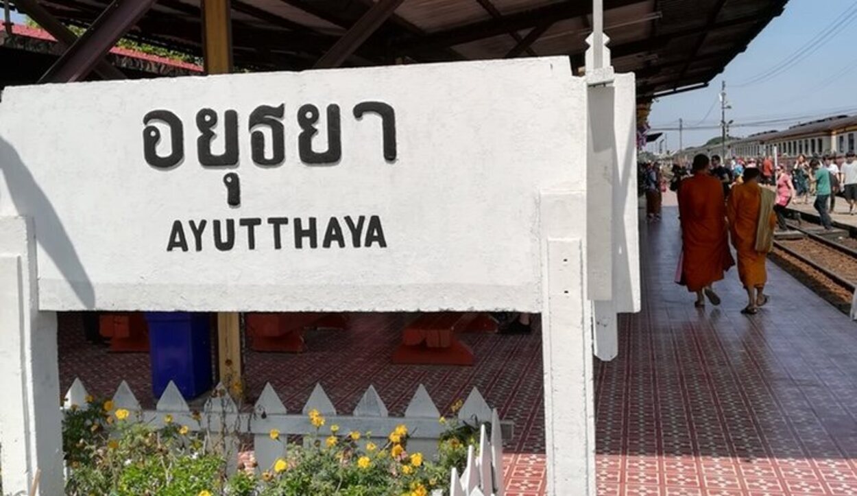 Llegar en tren a Ayutthaya puede ser agradable... si no hay retrasos