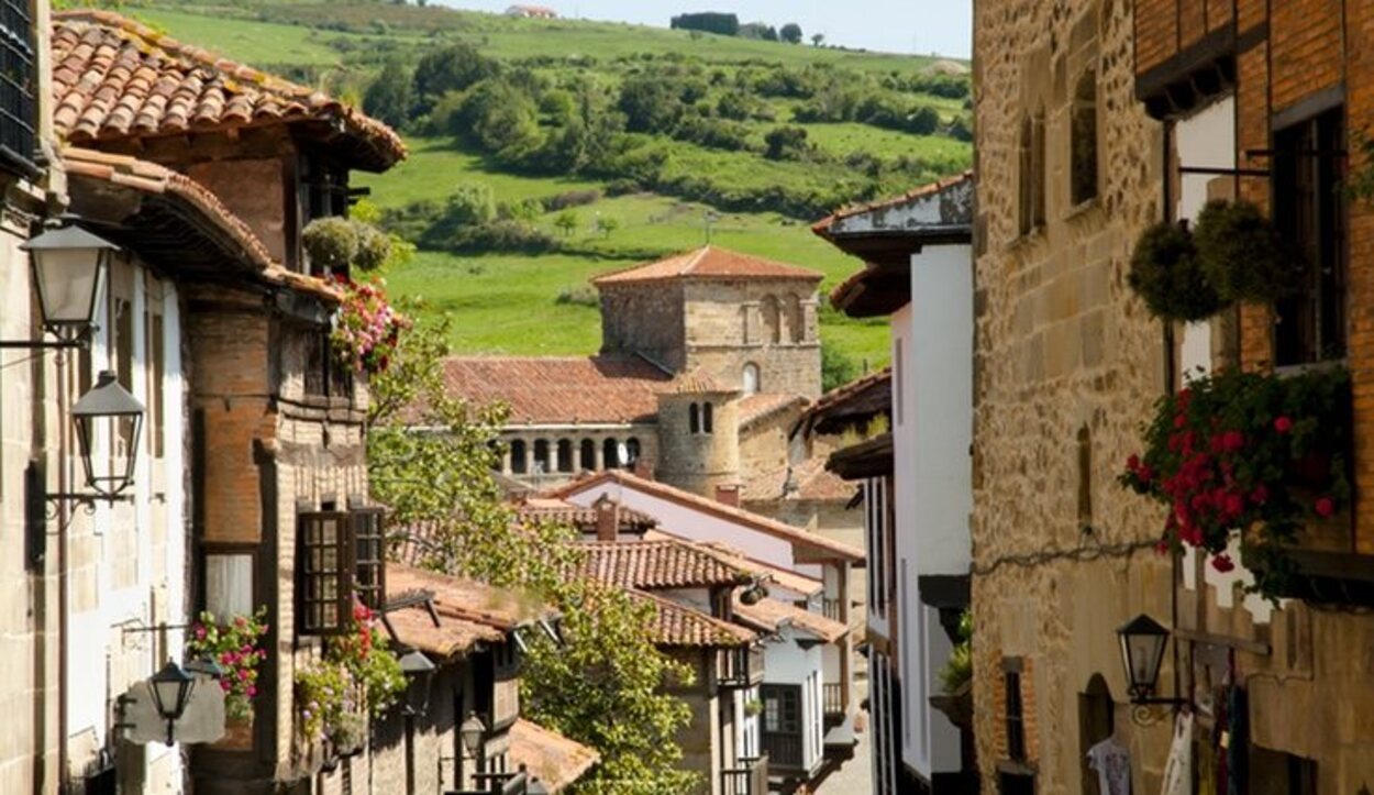 Vista de Santillana del Mar, municipio donde se encuentran las Cuevas de Altamira