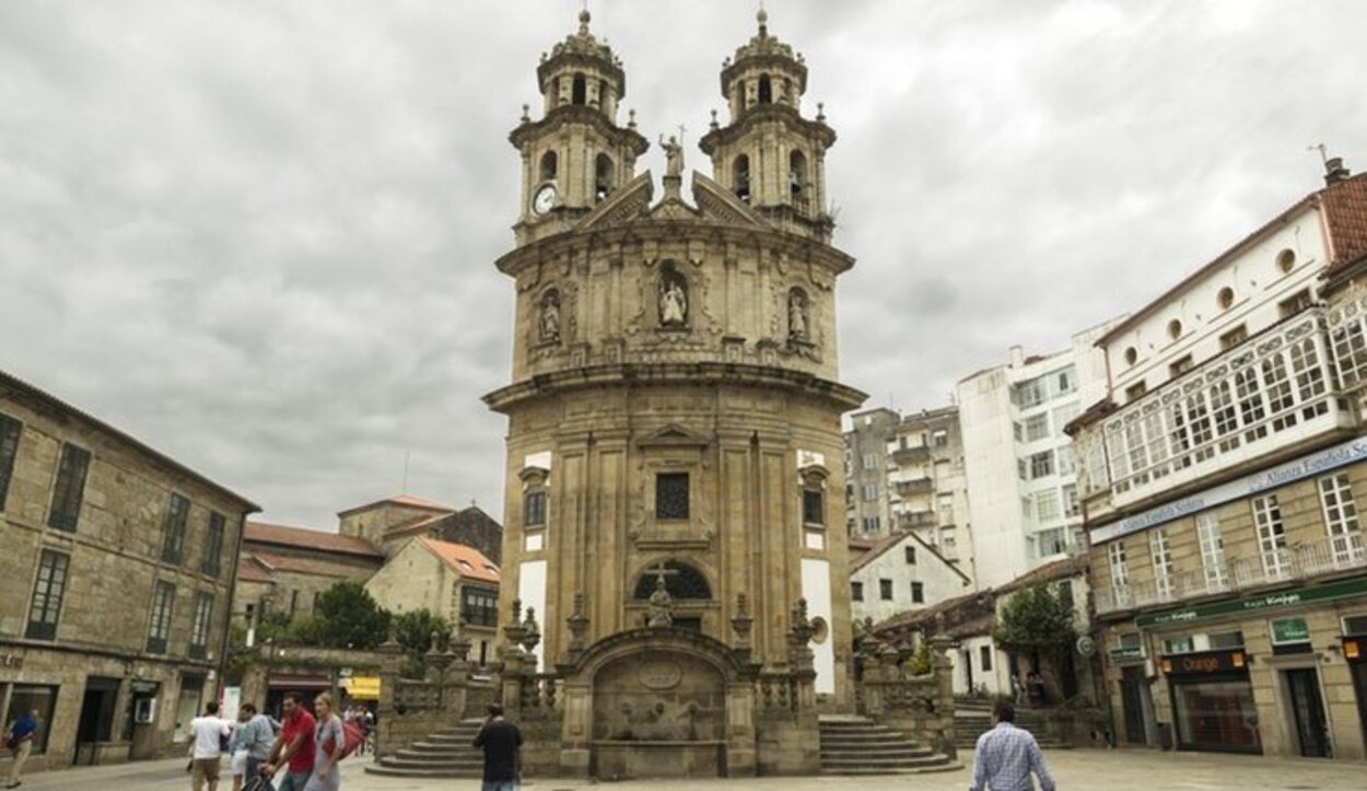 La Iglesia de la Peregrina llama la atención por su forma de concha de vieira