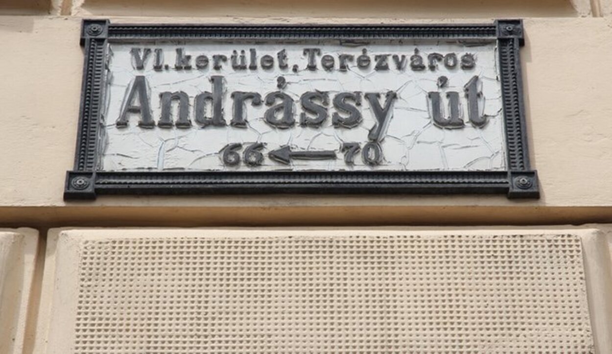 La avenida Andrássy está declarada Patrimonio de la Humanidad por la UNESCO
