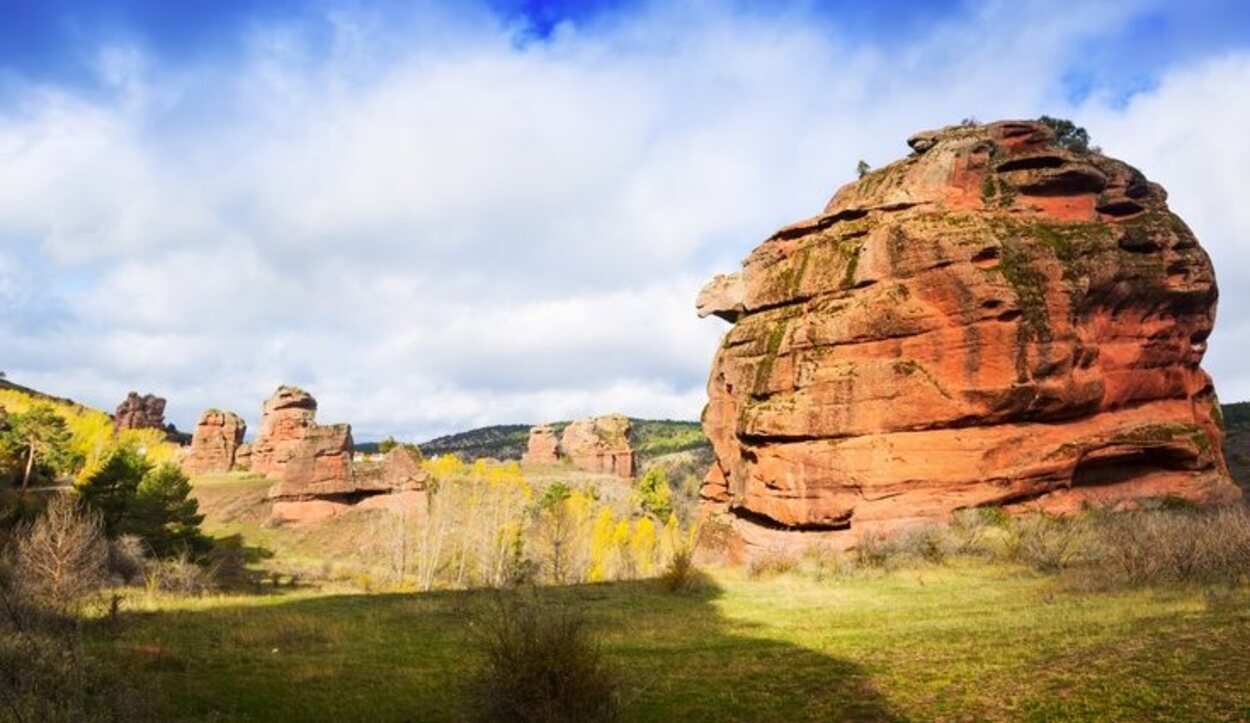 Los pueblos negros de Guadalajara se encuentran entre la Sierra de Ayllón y el pico Ocejón