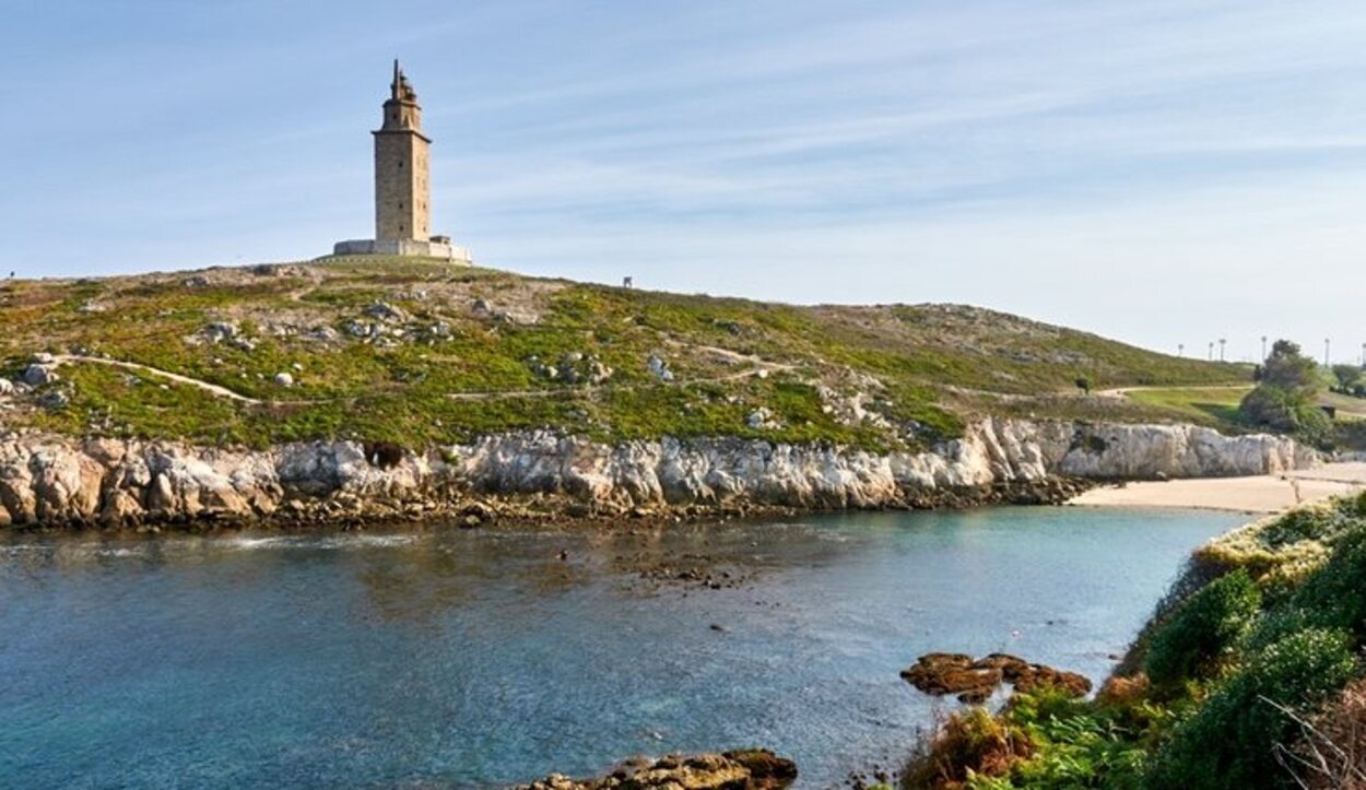 La Torre de Hércules es uno de los grandes símbolos de la ciudad