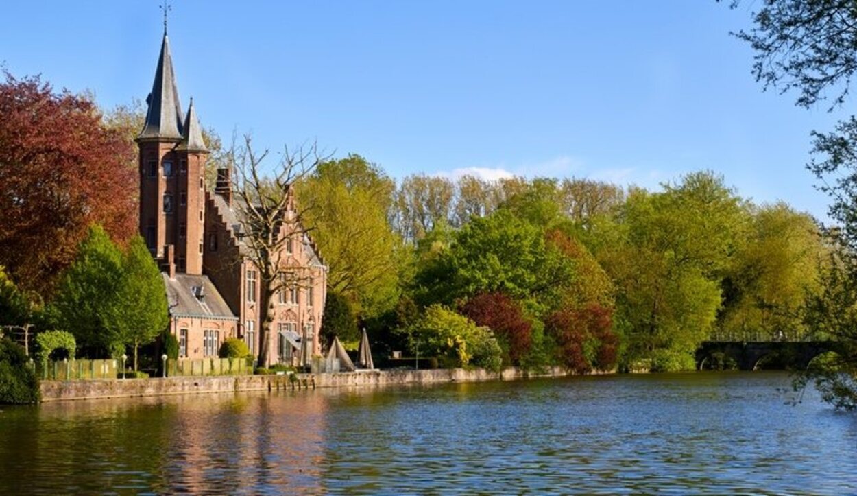 E lago del parque Minnewater esconde varias leyendas