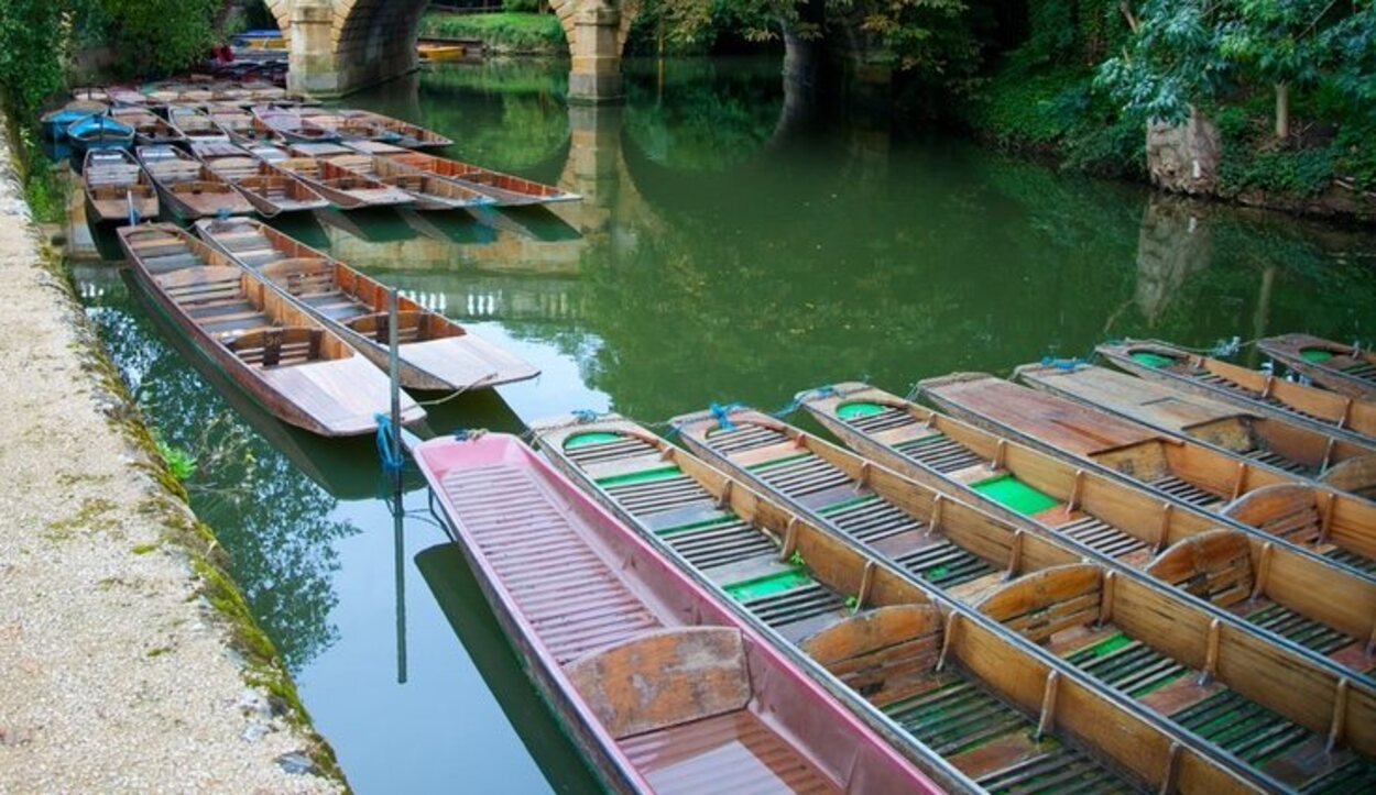 El canal de Oxford tiene mucho encanto alrededor