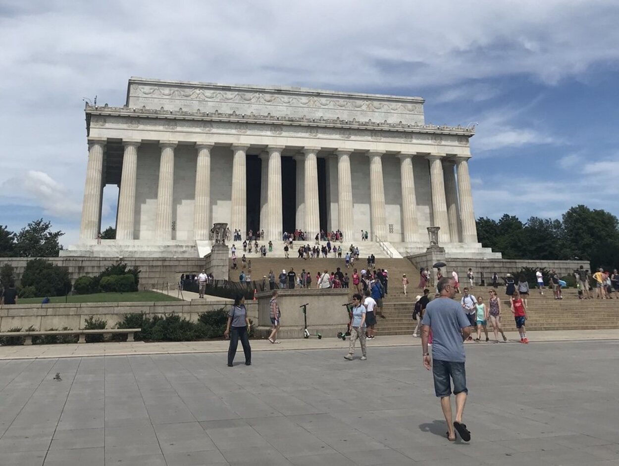 El Lincoln Memorial es uno de los puntos de la ciudad más importantes para los estadounidenses