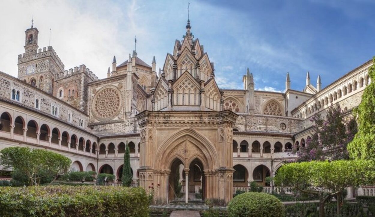 Los jardines del Hotel Real Monasterio de Guadalupe