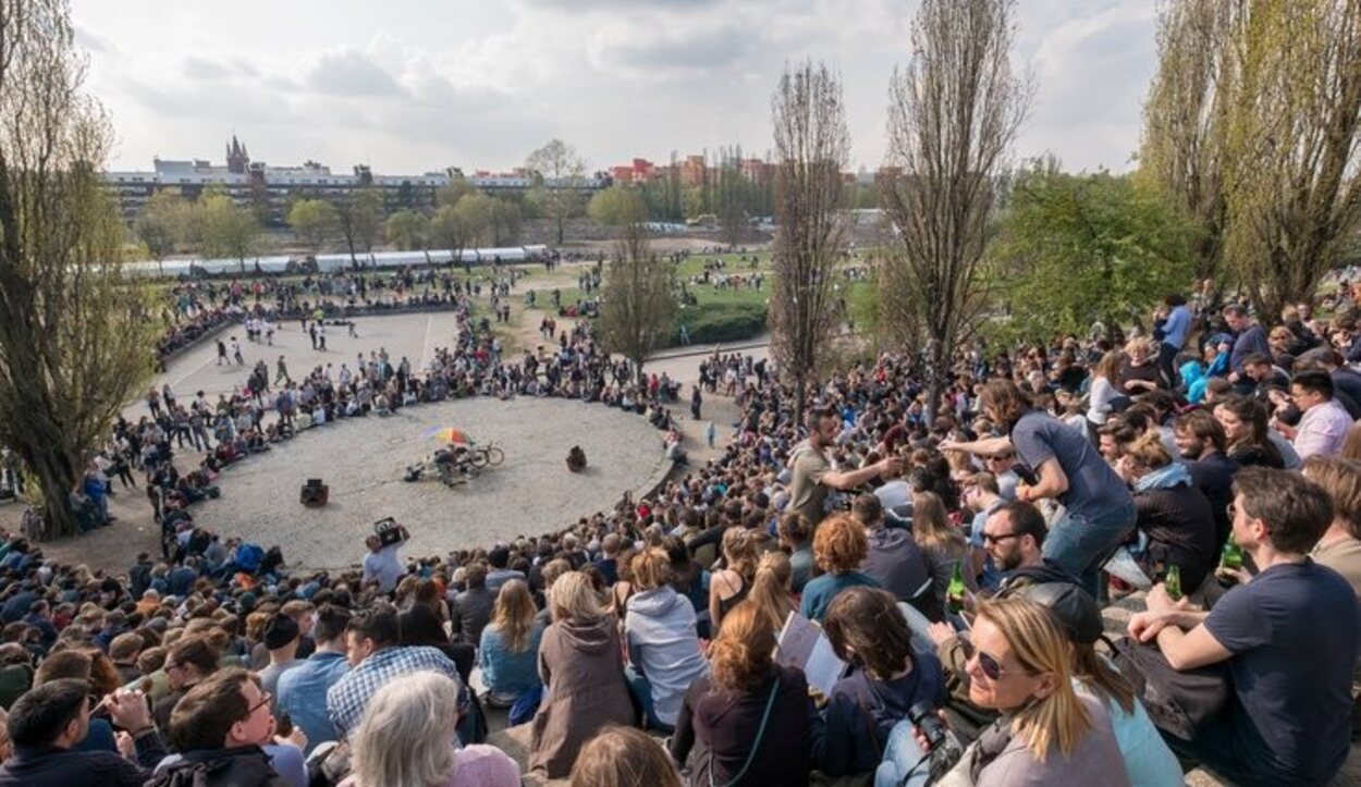 Espectáculo de karaoke en el parque de Mauerpark