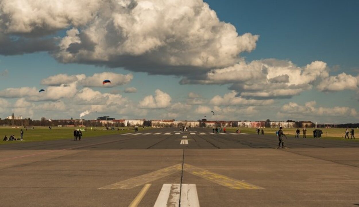 El aeropuerto de Tempelholf, convertido en un lugar ideal para pasear