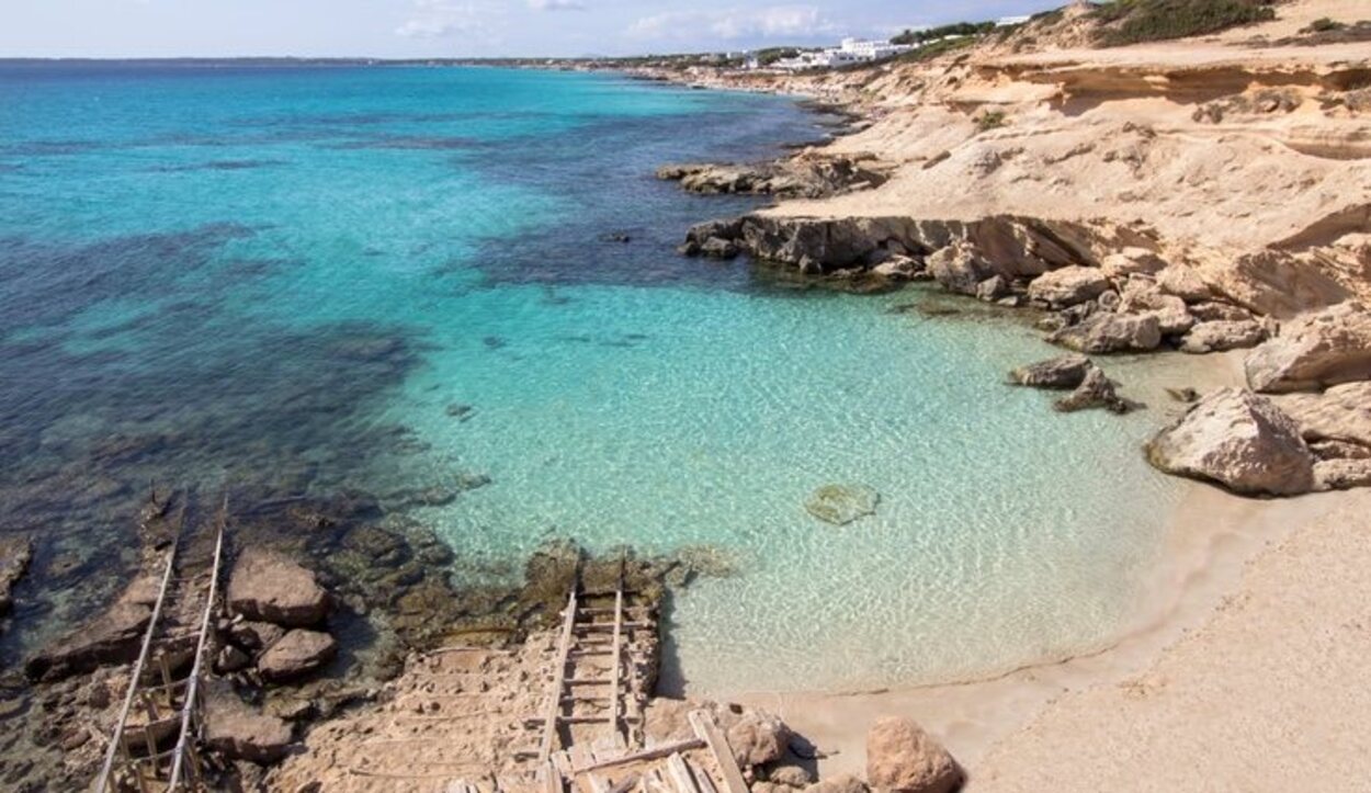 Uno de los rincones más especiales de Formentera es Caló des Mort