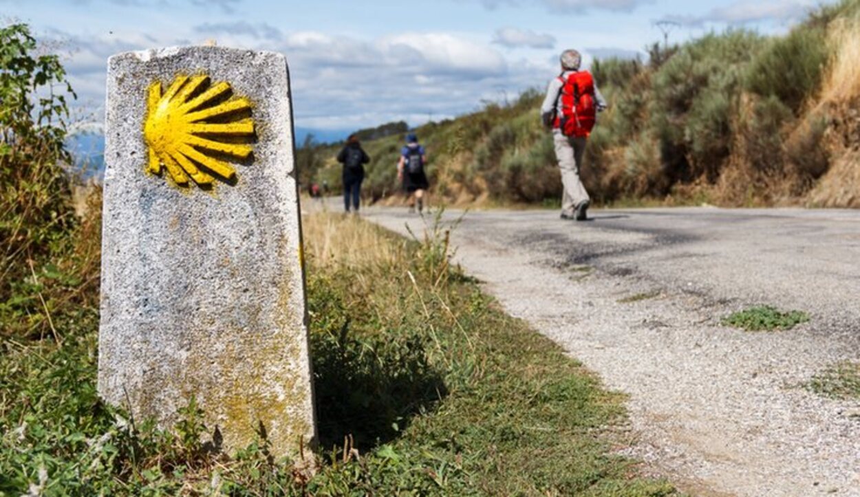 Para conseguir la acreditación andando hay que hacer mínimo 100 km