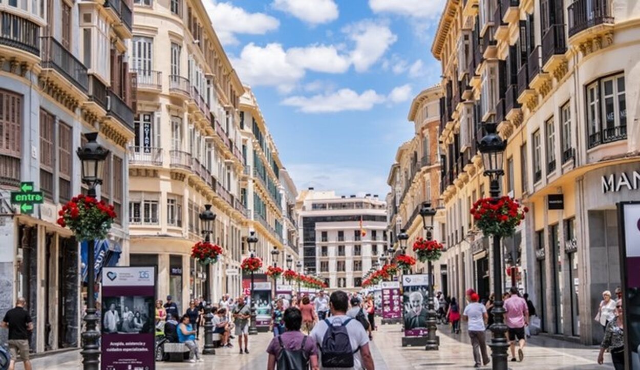 Durante la Segunda República se le cambió el nombre a la calle Larios