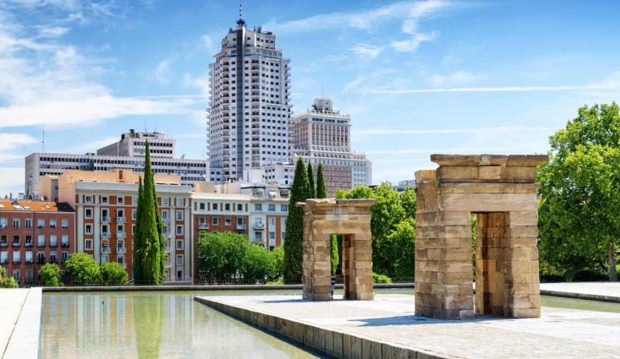 Se puede llegar caminando fácilmente hasta este monumento si se está por el centro