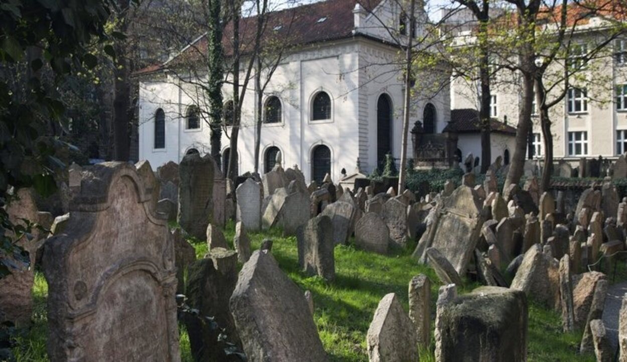 El antiguo cementerio judío es el más antiguo de Europa