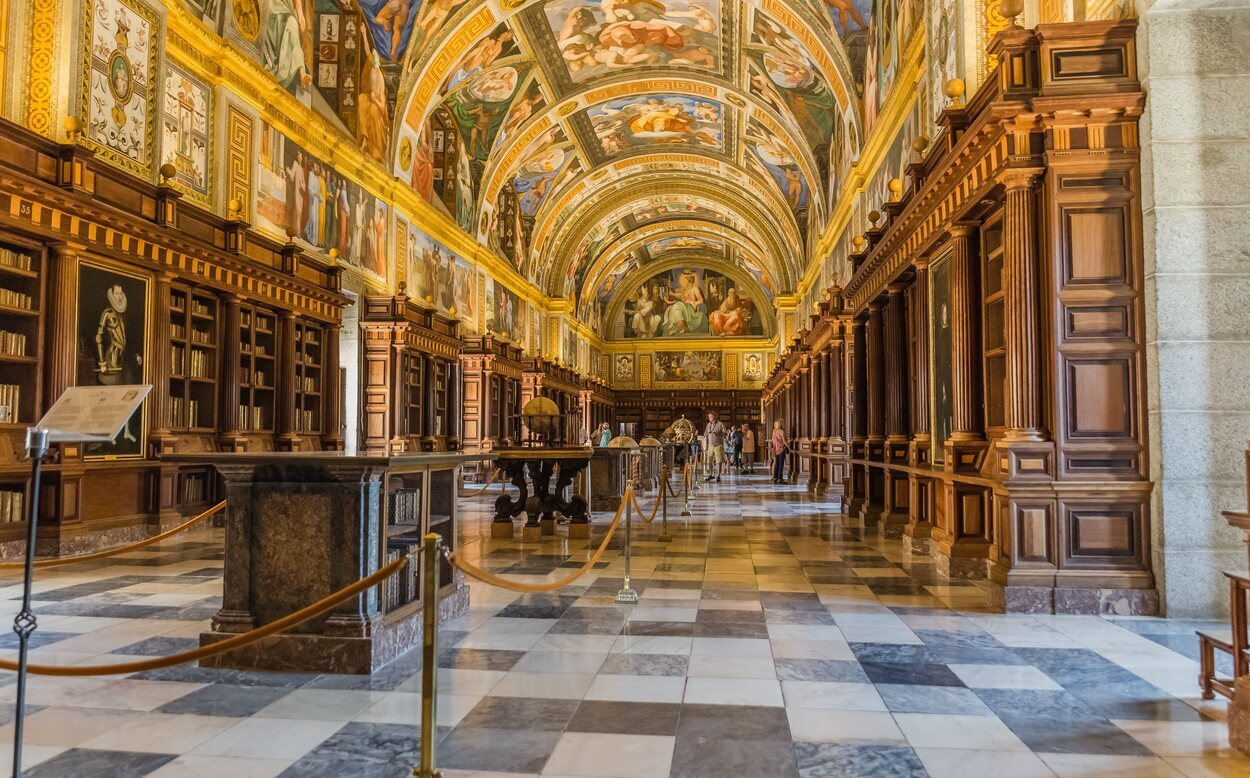 La decoración de la biblioteca es lo que más sorprende a sus visitantes