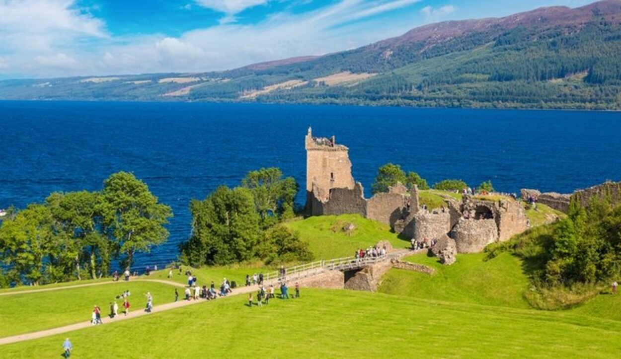 La fortaleza Urquhart Castle en el Lago Ness