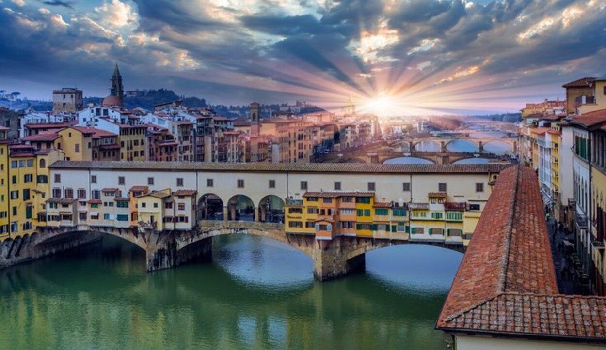 El Ponte Vecchio se construyó en el siglo XIII