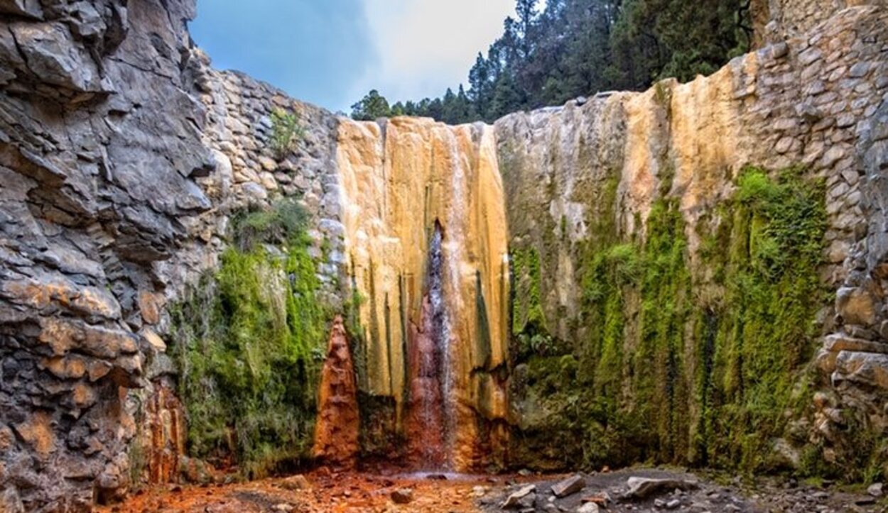 Caldera de Taburiente cuenta con la características 'Cascada de colores'