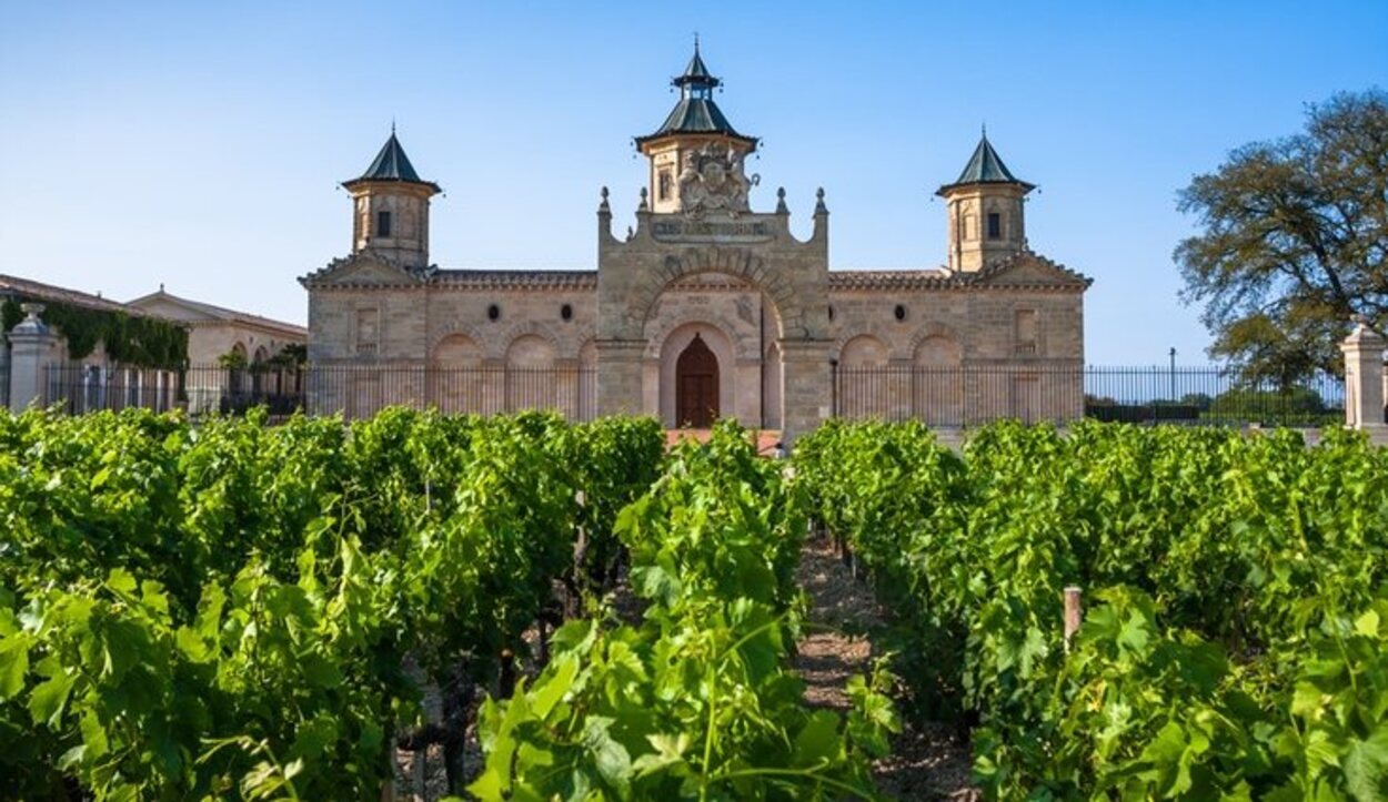  Una de las paradas obligatorias en Burdeos, el famoso Châteaux Cos D'Estournel