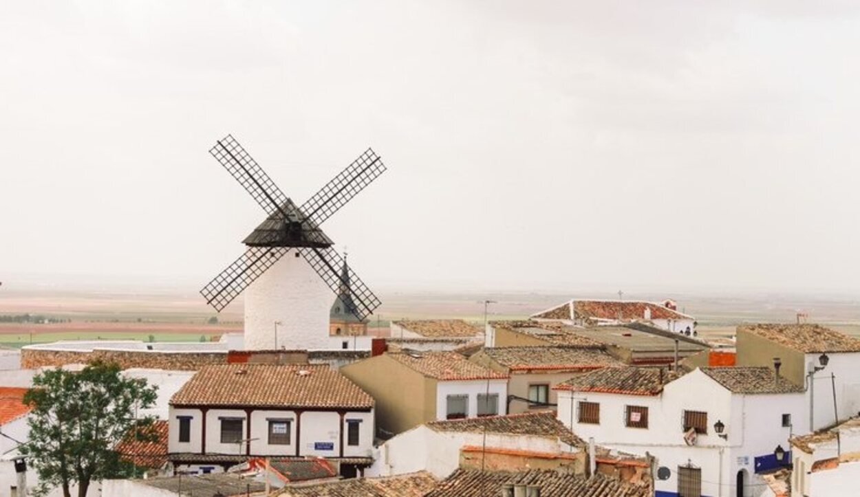 Campo de Criptana un pequeño pueblo perdido en mitad de la Mancha al igual que nuestro protagonista Don Quijote