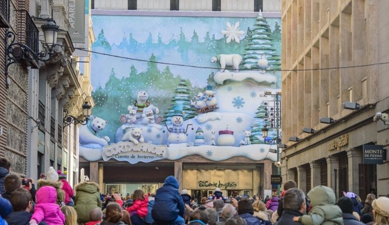 Disfrutar del espectáculo de Cortylandia en familia