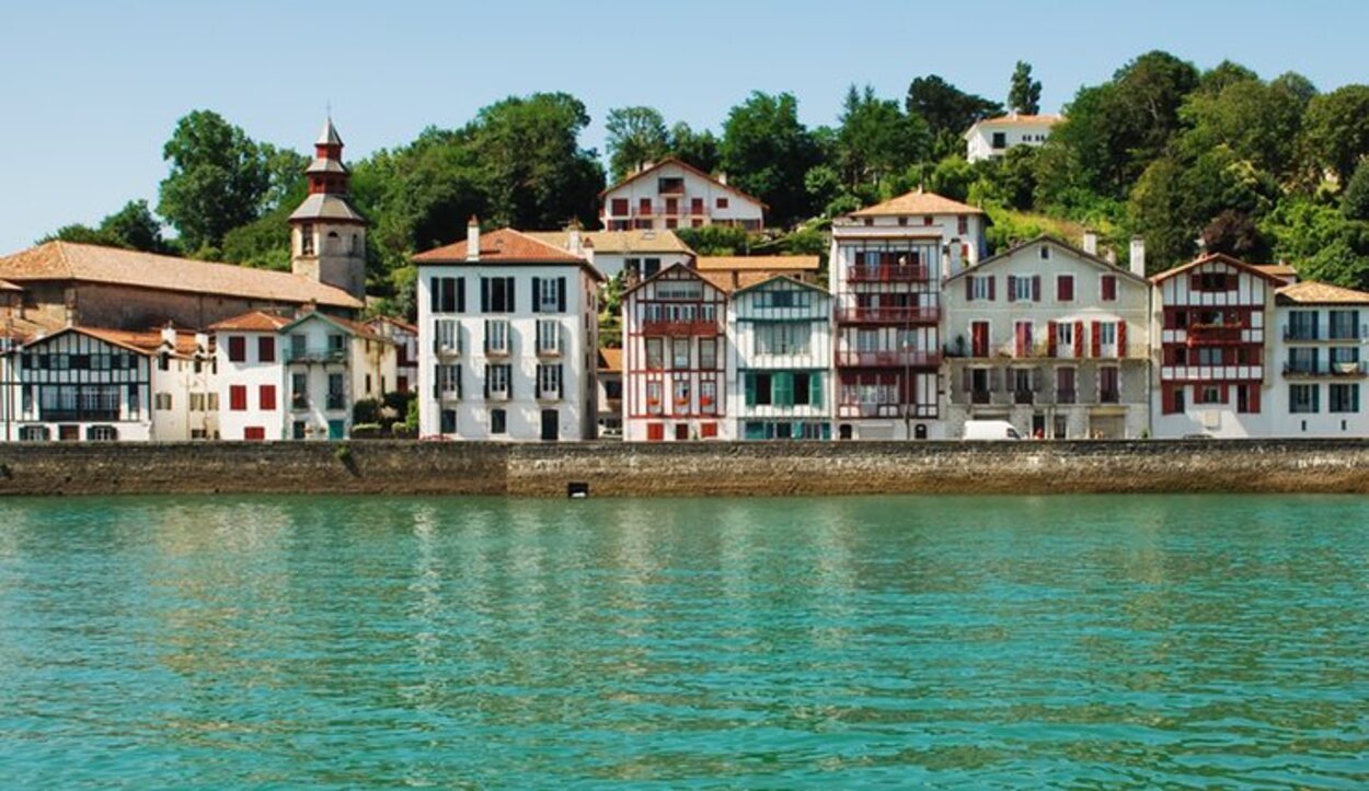 San Juan de Luz se ha hecho famoso por su balneario