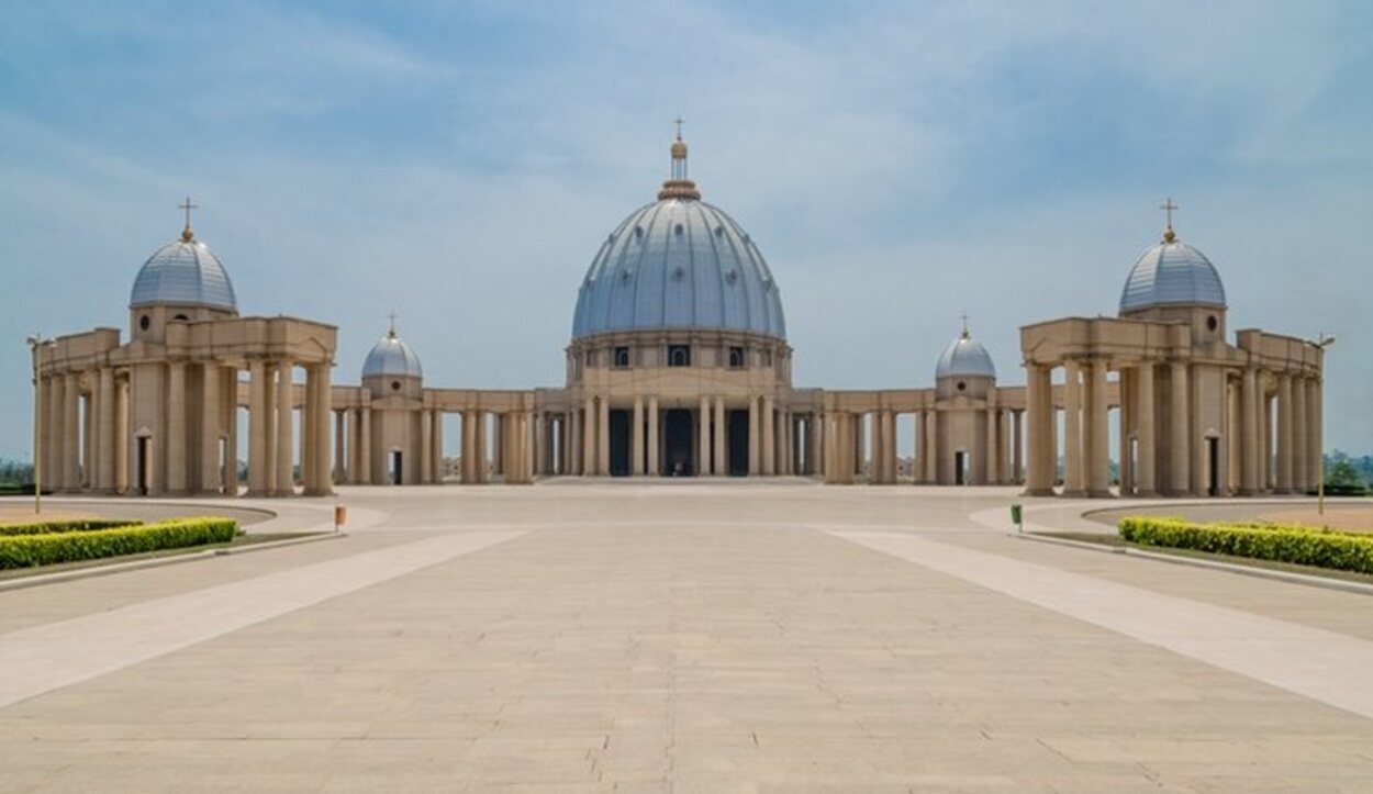 La Basílica de Nuestra Señora de la Paz en Costa de Marfil