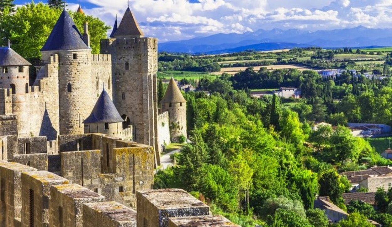 Subir al castillo es la excusa perfecta para sacarse una gran foto con las vistas del paisaje